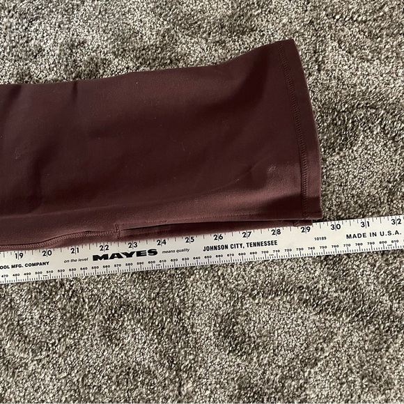 Fabletics | Define PowerHold® Split Hem Legging in Cacao Brown - Picture 12 of 14